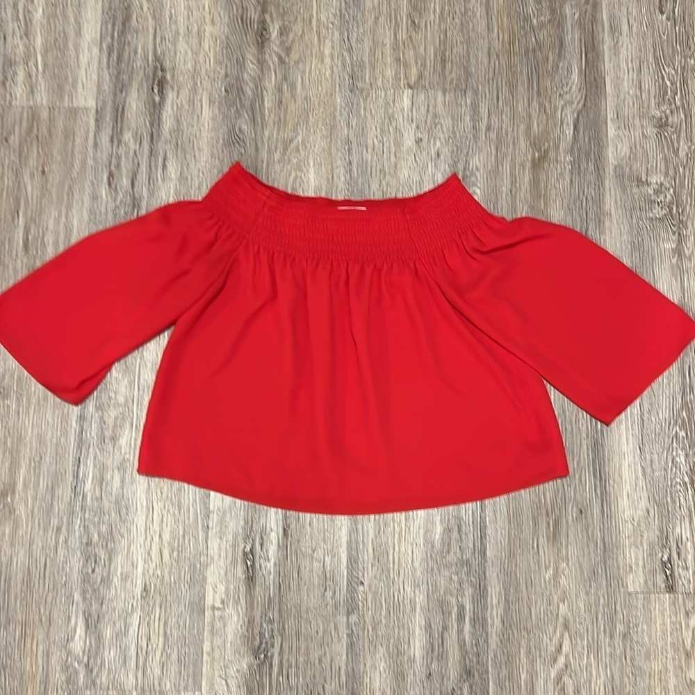 Aritzia Babaton Chagall Blouse in Red - Picture 2 of 13